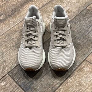 EUC Ladies New Balance Light Tan Sneakers 9.5